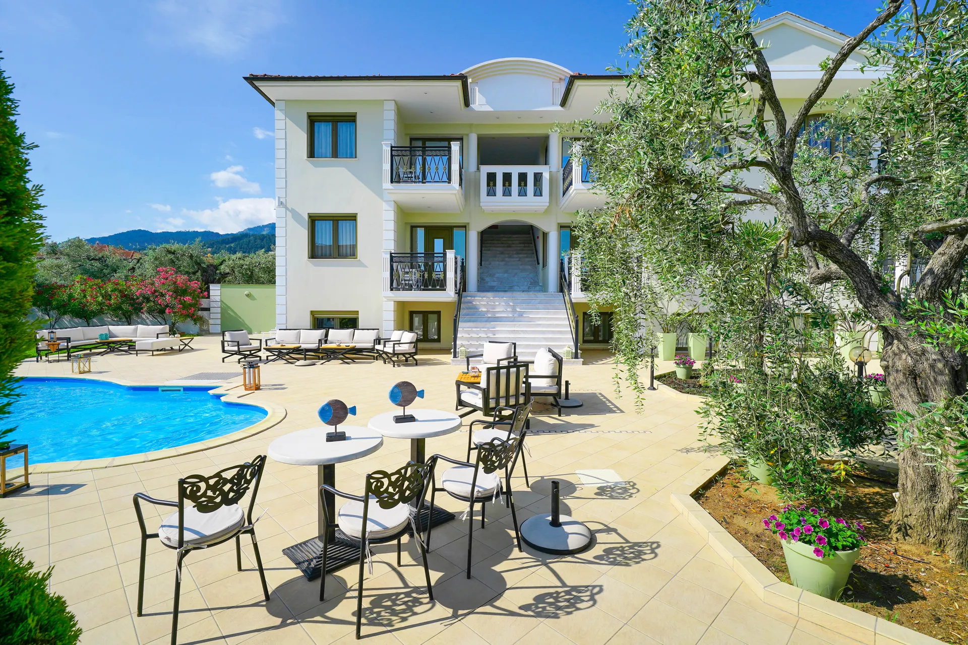 Tiara Holidays - MaryAn Luxury Apartments - bašta